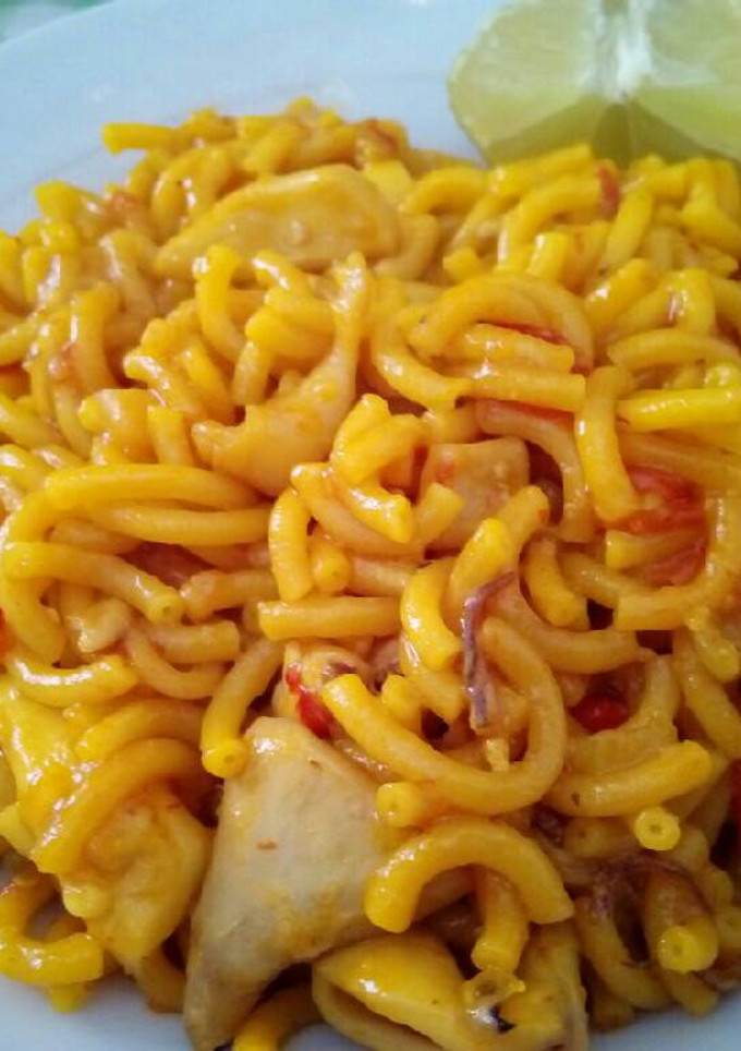 Una foto de Fideuá de calamares