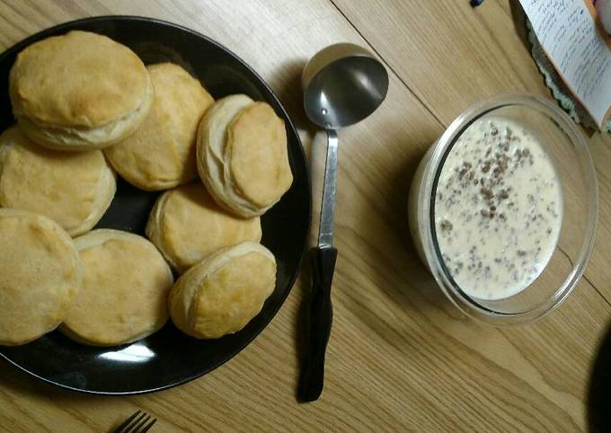 Biscuits sausage and gravy