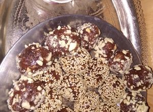 صورة لوصفة قهوة عربية (شريخ) مع تمر