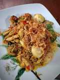 Ayam suwir dan telur puyuh sambal kemangi