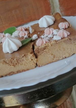 Zdjęcie przepisu Sernik krówkowy z adwokatem.