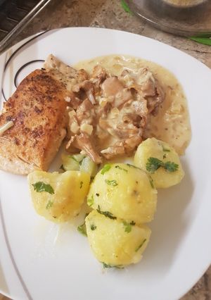 Lazac Steak, rókagomba mártással burgonya körettel recept fotója