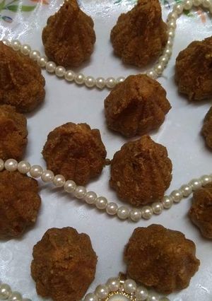 A picture of Coarse Besan Modak.