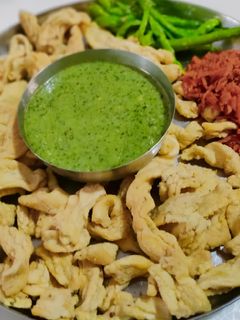 વણેલા ગાંઠિયા (Vanela Ganthiya Recipe In Gujarati) રેસીપી મુખ્ય ફોટો