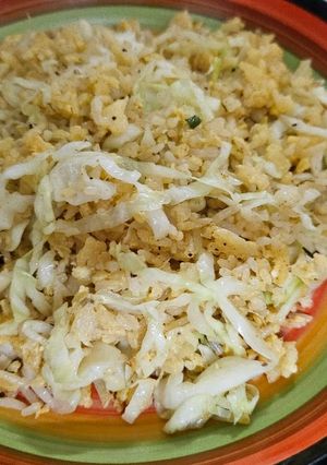 Hình của món Cơm chiên trứng, bắp cải.