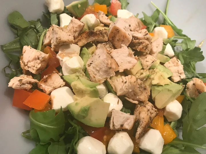 Easy Steps to Make Recipe Chicken Arugula Caprese Salad that is Delicious, Addictive}