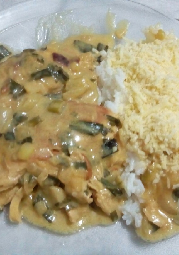 Una foto de Pollo a la crema de mostaza y verdeo