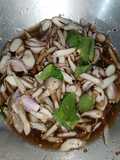 ลาบขาเห็ดปลวก | Termite Mushroom Spicy Salad