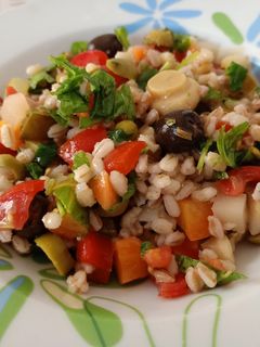 Foto di Insalata di orzo vegetariana