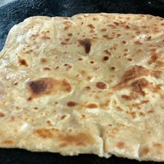 A picture of Khasta Karara Paratha.