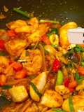 อกไก่ผัดน้ำพริกเผา อร่อยไม่แพ้ผัดกะเพรา แต่เราไม่ค่อยได้นึกถึง