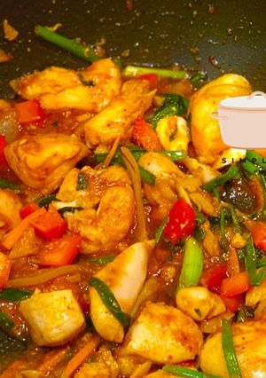 รูปของ อกไก่ผัดน้ำพริกเผา อร่อยไม่แพ้ผัดกะเพรา แต่เราไม่ค่อยได้นึกถึง