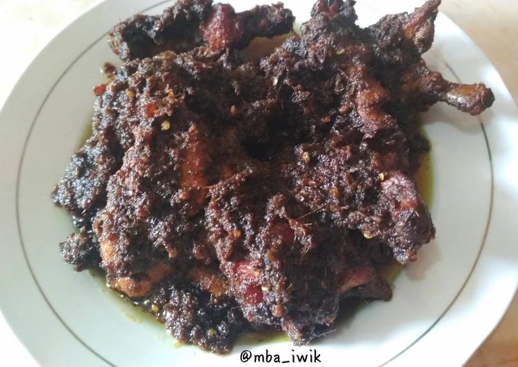 Langkah Mudah untuk Membuat Ayam hitam bumbu khas Madura yang Bisa Manjain Lidah