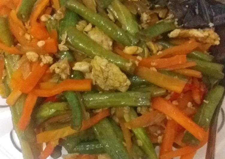 Langkah Menyiapkan Tumis Kacang Panjang, Wortel dengan Telur Orak Arik yang Lezat