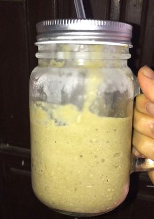 Hình của món Breakfast healthy: sinh tố chuối Yến mạch vị matcha cacao.