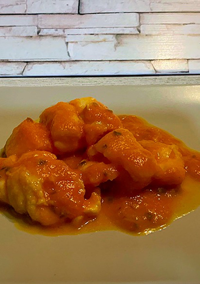 Una foto de Bacalao con tomate