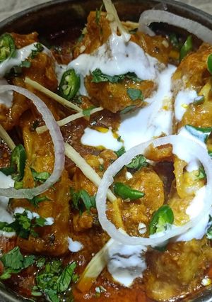 A picture of Chicken karahi.