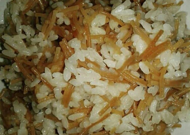 الأرز بالشعريه