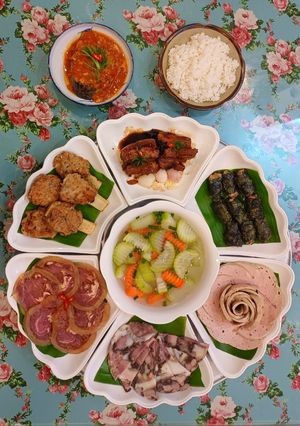 Hình của món Mâm cơm hóa vàng.