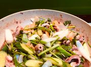 A picture of bạch tuộc xào dưa leo