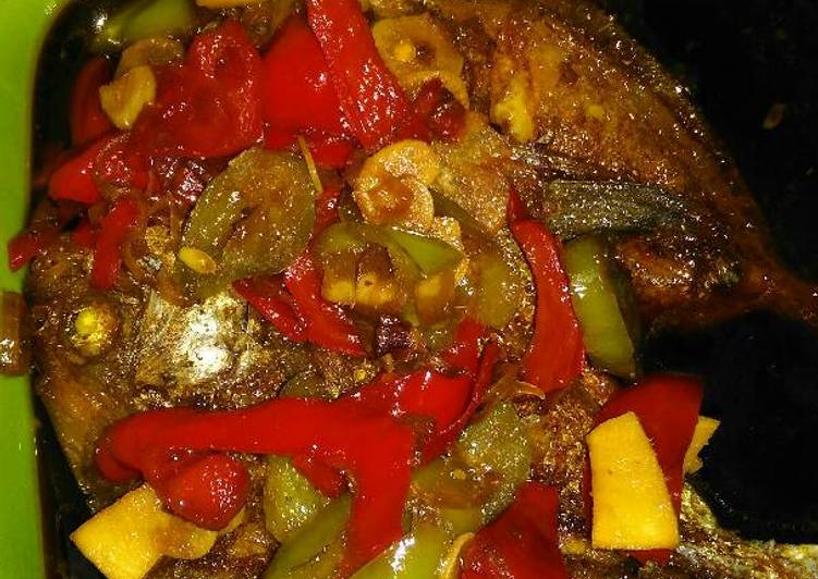 Resep Bawal Goreng Kuah Kecap, Lezat Sekali