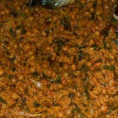 A picture of Achicha and fio-fio(dried cocoyam and pigeon peas).