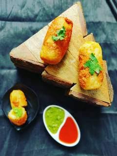 आलू पनीर ब्रेड रोल (Aloo paneer bread roll recipe in Hindi) रेसिपी मुख्य फोटो