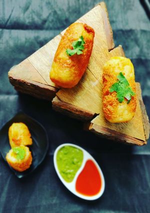आलू पनीर ब्रेड रोल (Aloo paneer bread roll recipe in Hindi) रेसिपी मुख्य फोटो