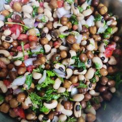 A picture of Chatpata chana lobia salad.