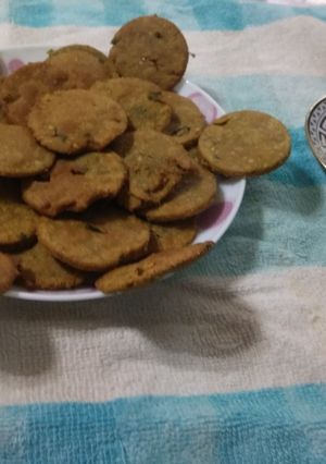 બાજરીના લોટના વડા રેસીપી મુખ્ય ફોટો