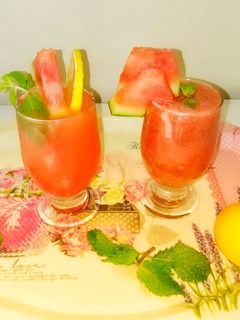 ওয়াটার মেলন লেমোনেড(water melon lemonade recipe in Bengali) রেসিপির প্রধান ছবি