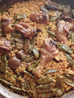 Una foto de Paella valenciana