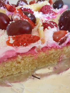 A picture of Fruit Pizza Cookie.