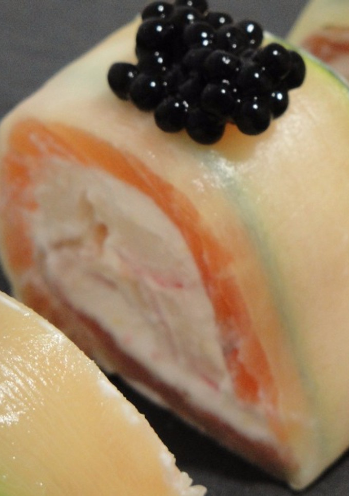 Una foto de Rollito de calabacín y salmón Vídeo