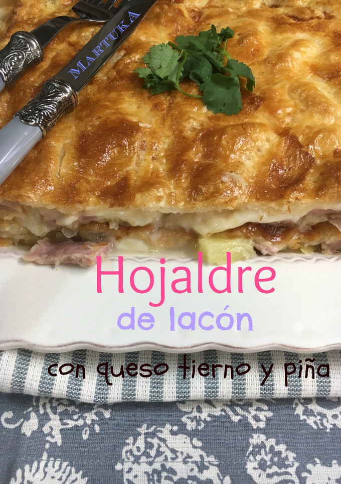 Una foto de Hojaldre de lacón, queso tierno y piña