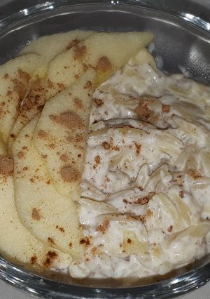 O poză a rețetei Budincă de orzo cu măr caramelizat și lapte de migdale.