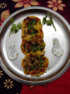 A picture of Bread Moong dal Uttapam.