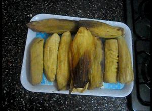 Una foto de Envueltos De Mazorca Con Carne Y Pollo!