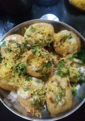 दही पताशे (Dahi patashi recipe in hindi) रेसिपी मुख्य फोटो