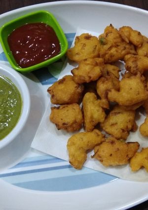 A picture of Mung Dal pakoda.