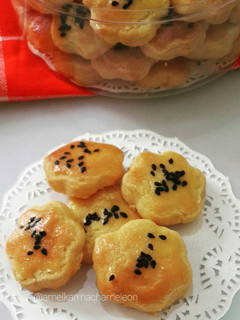 Foto resep Salted Egg Yolk Cookies (with black sesame)