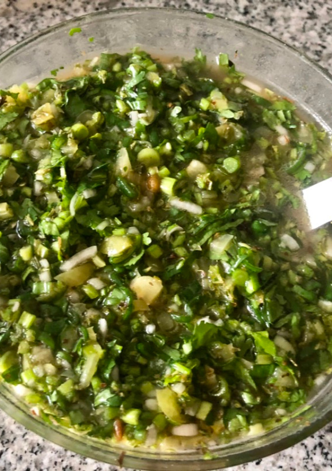 Una foto de Entre pebre y chimichurri