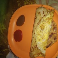 A picture of Omlette Parantha Roll.