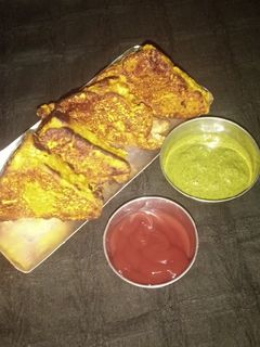 હેલ્ધી બ્રેડ પકોડા (Healthy Bread Pakoda Recipe In Gujarati) રેસીપી મુખ્ય ફોટો