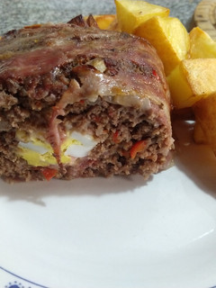 Una foto de Pan de carne relleno de Bigote Cocina