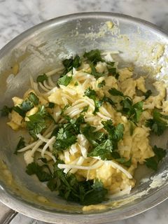 صورة لوصفة -البيض المخفوق-scrambled eggs 🍳