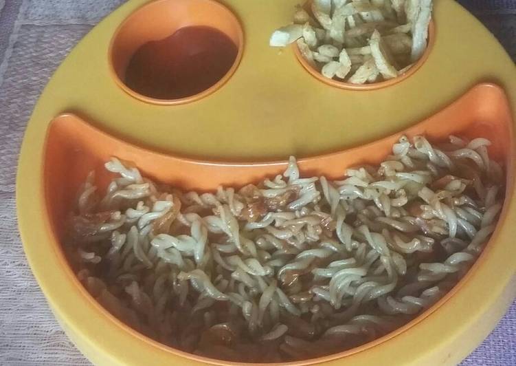 Ketch up Pasta with Fries