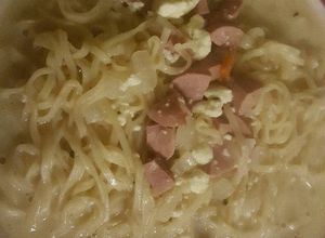 Una foto de 🍜 Sopa Maruchan con crema (a mi Gusto) 👌😄
