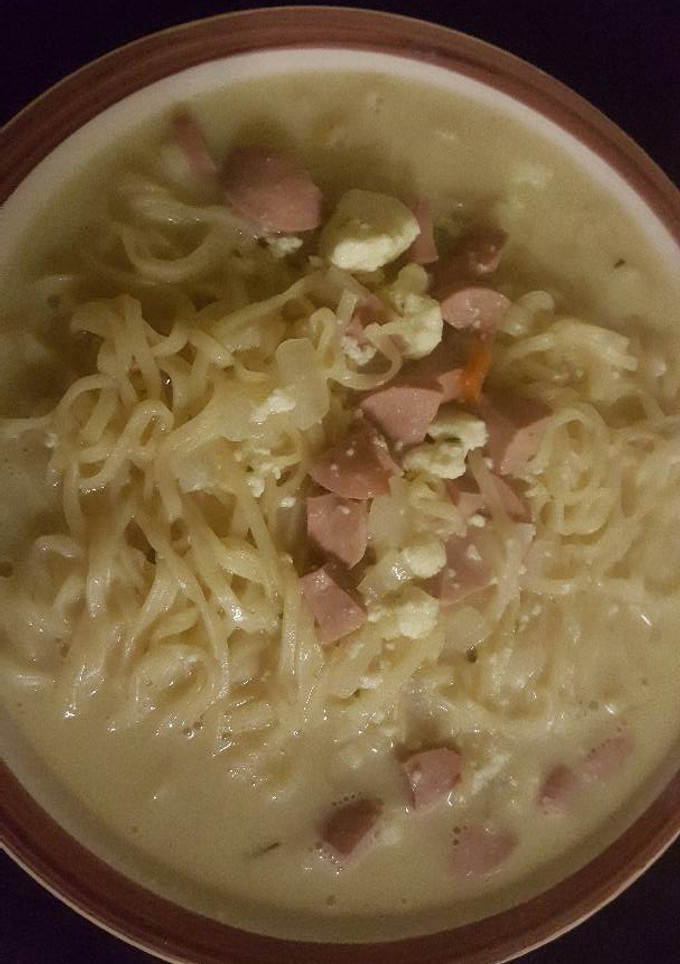 Una foto de 🍜 Sopa Maruchan con crema (a mi Gusto) 👌😄