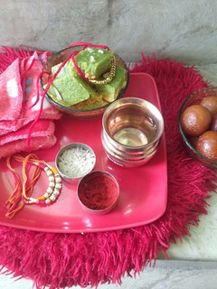 बेसन की बर्फी (Besan ki barfi recipe in Hindi) रेसिपी मुख्य फोटो